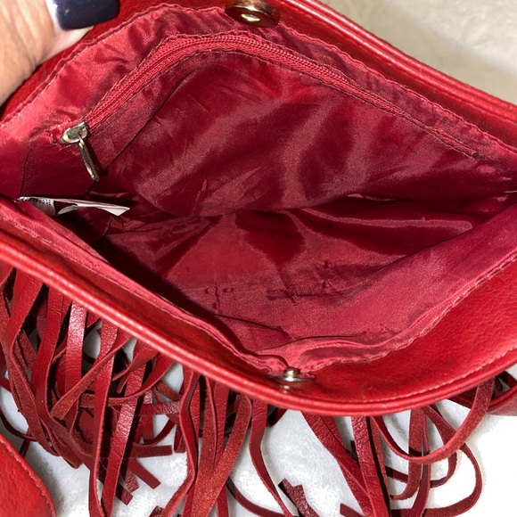 Red Crossbody - Picture 4 of 4